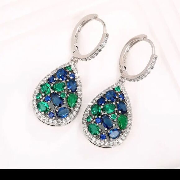 Green Blue Diamond Pendant Necklace - Picture 7 of 8